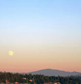 8 Faces moon